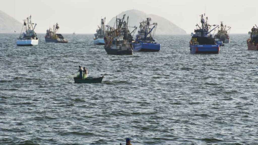 fuerte oleaje en Perú olas de hasta 3 metros