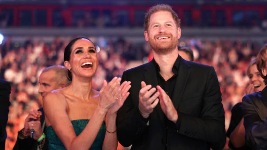 postal navideña Meghan Markle príncipe Harry