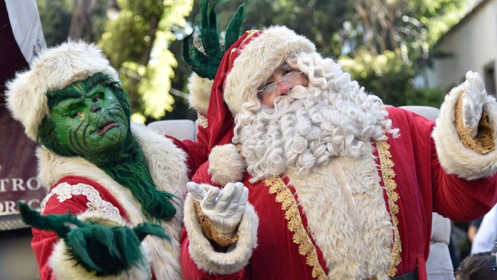 santa-claus-grinch-peleados-aguascalientes-navidad