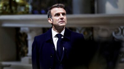 Tras descartar renuncia, Emmanuel Macron inicia búsqueda de nuevo primer ministro para Francia