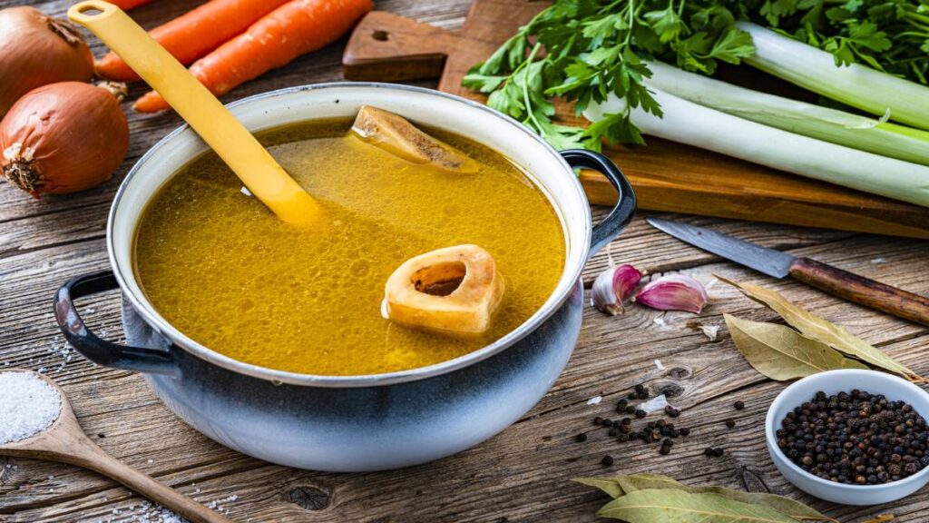 Truco para preparar un caldo casero, según carnicero