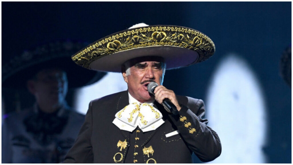 Lanzan disco póstumo de Vicente Fernández con banda