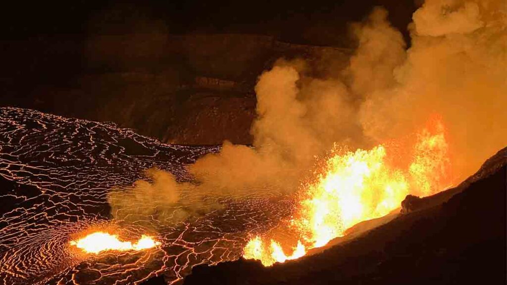 Volcán Kilauea hace erupción en Hawái. Fuente: Reuters