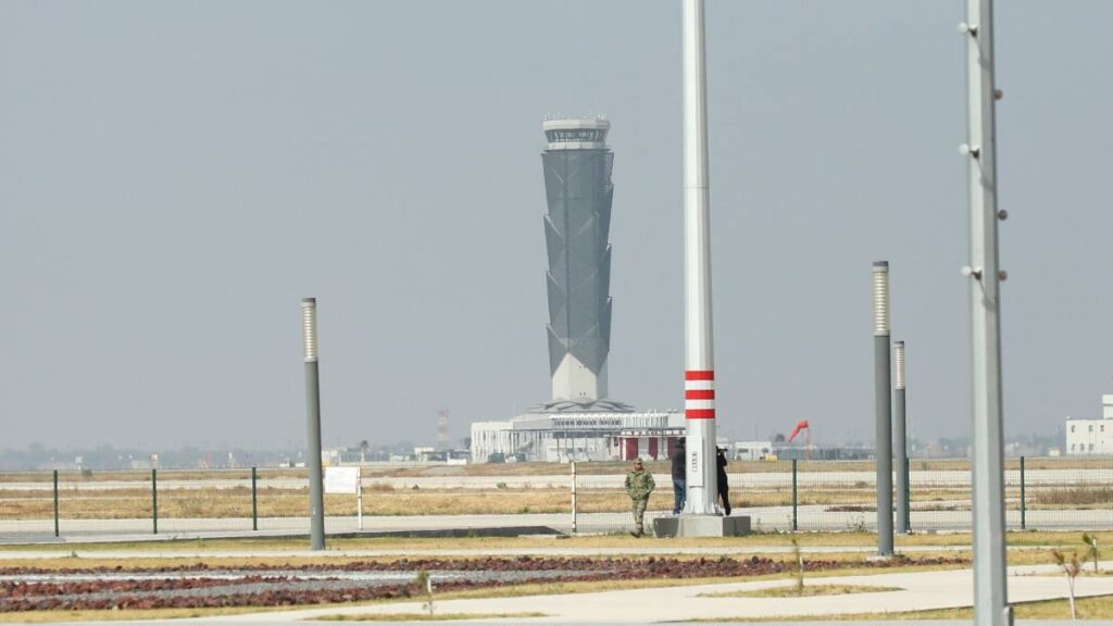 Revisa tu vuelo por presencia de niebla en el AIFA.