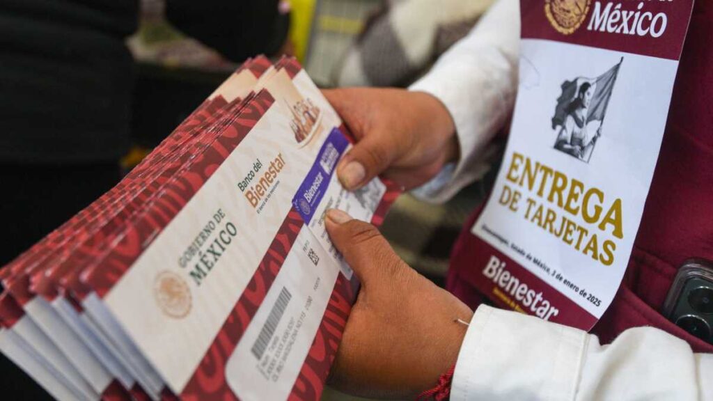 Arranca entrega de tarjetas del Bienestar para Jóvenes Construyendo el Futuro