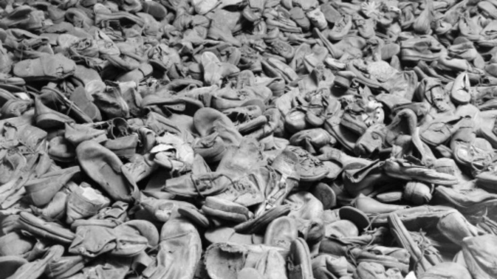 A 80 años de la liberación de Auschwitz, el mayor campo de exterminio, se reflexiona el impacto del Holocausto y la importancia de esta fecha.