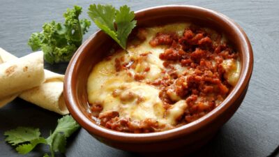 Queso fundido, entre los mejores platillos con queso: Taste Atlas