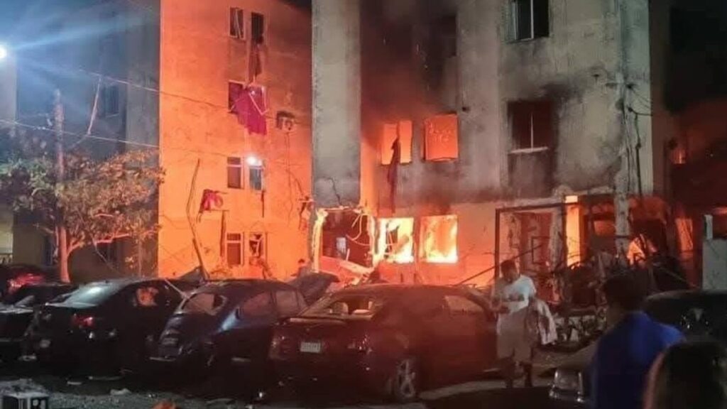 Explota edificio en Lázaro Cárdenas, Michoacán; hay muertos y desaparecidos