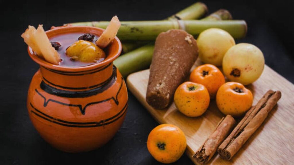 Ponche navideño de frutas: origen, historia y recetas