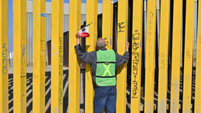 cuántos mexicanos se van a Estados Unidos por año