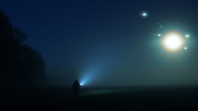 no-te-lo-puedo-creer-captan-extranas-luces-en-las-faldas-del-volcan-popocatépetl