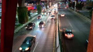 Bloquean Periférico Norte por desaparición de Kimberly, estudiante de CCH Naucalpan