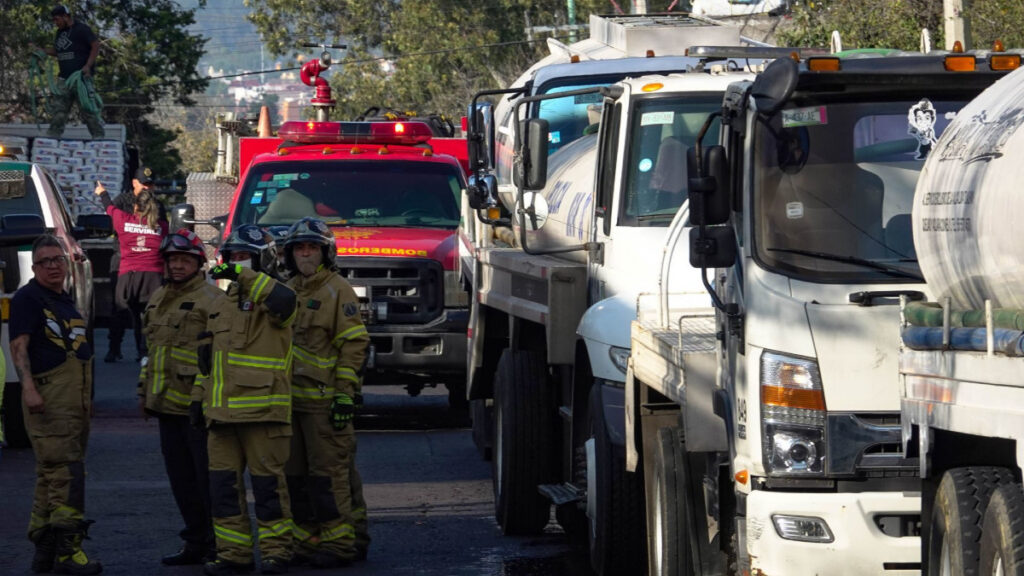 Policía rescata a niña en incendio en la CDMX