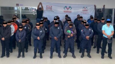 Detienen a 65 policías en Chiapas por extorsión agravada.