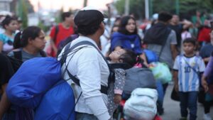 Migrantes venezolanos en Chiapas esperan vuelos humanitarios para regresar a su país