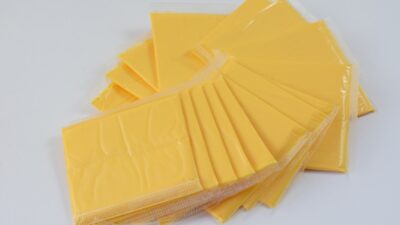 Descubre cuáles son las mejores marcas de queso tipo americano e imitaciones, según Profeco. Aprende a identificar los productos.