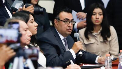 Secretario de Salud de Puebla reporta primera muerte de paciente con HMPV.