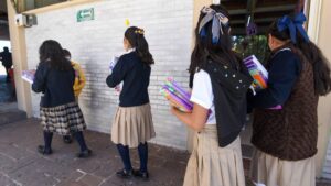 Del 13 al 16 de agosto entregarán tarjeta de uniformes y útiles de secundaria en CDMX