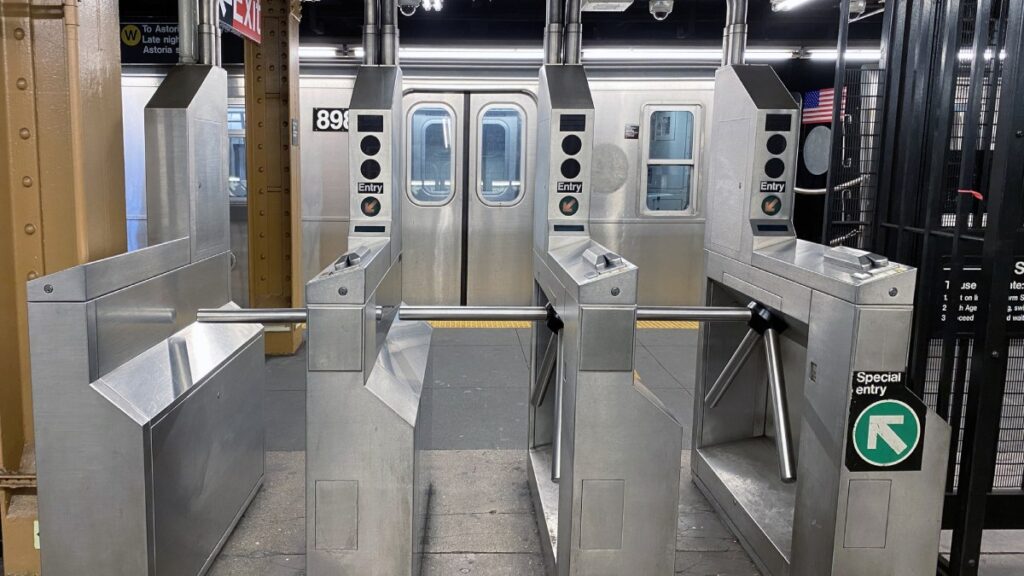 burlan nueva medida para evitar pagar boleto en Metro de Nueva York