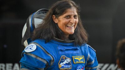 ¿Quién es Suni Williams, la astronauta que ha estado varada siete meses en el espacio?