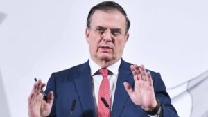México busca frenar aranceles de EE.UU. con acuerdo estratégico antes de marzo, señala Ebrard