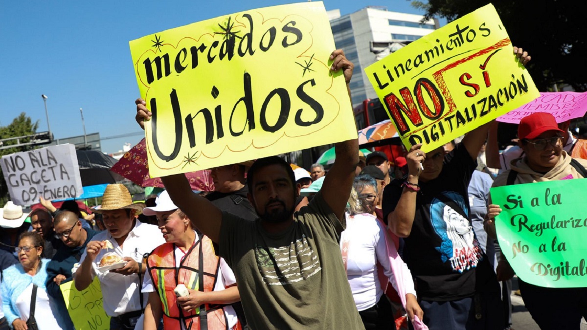 Locatarios de mercados realizarán megamarcha en la CDMX este martes - UnoTV