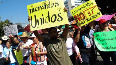 Manifestación de locatarios de mercados en la CDMX
