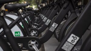 Trabaja en Ecobici, como mecánico o chofer, y gana más de 10 mil pesos en CDMX