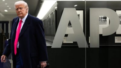 AP demandó a funcionarios de Trump tras negar el acceso a sus periodistas a la Casa Blanca por un desacuerdo sobre el Golfo de México.