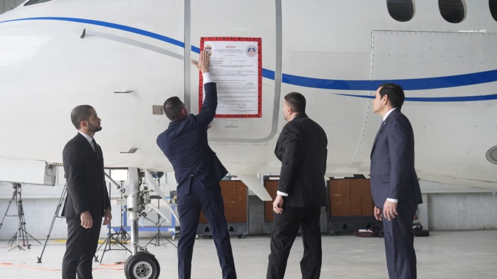 Venezuela reacciona a decomiso de avión; acusa a Marco Rubio y a Estados Unidos de ladrones
