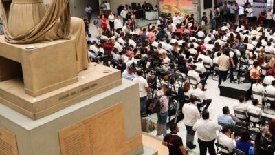 Burócratas saldrán a las 13:00 horas en viernes.