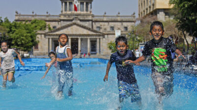 ¡Protege a los niños del calor extremo en México!