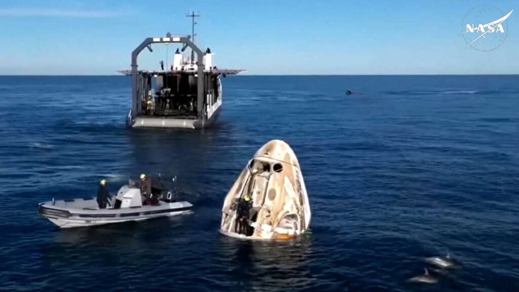 Astronautas regresan a la Tierra tras nueve meses varados en la EEI