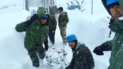 Rescate de 50 personas tras avalancha en India