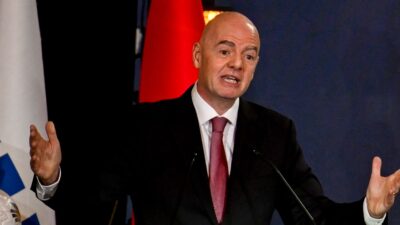 Los árbitros del Mundial de Clubes que se jugará en Estados Unidos estarán equipados con cámaras corporales, anunció la FIFA.