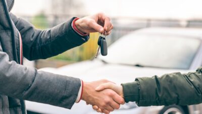Fallos comunes en autos nuevos que debes revisar antes de comprar