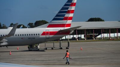 Avión detiene viaje a Miami y vuelve de emergencia a Buenos Aires por olor a humo
