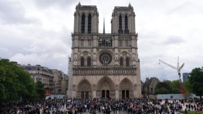 Catedral de Notre Dame despide al Papa Francisco con 88 repiques de sus campanas