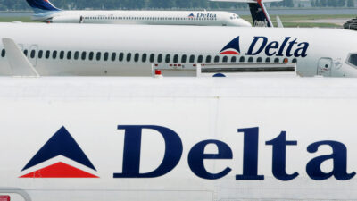 Avión de Delta aterriza de emergencia en AICM