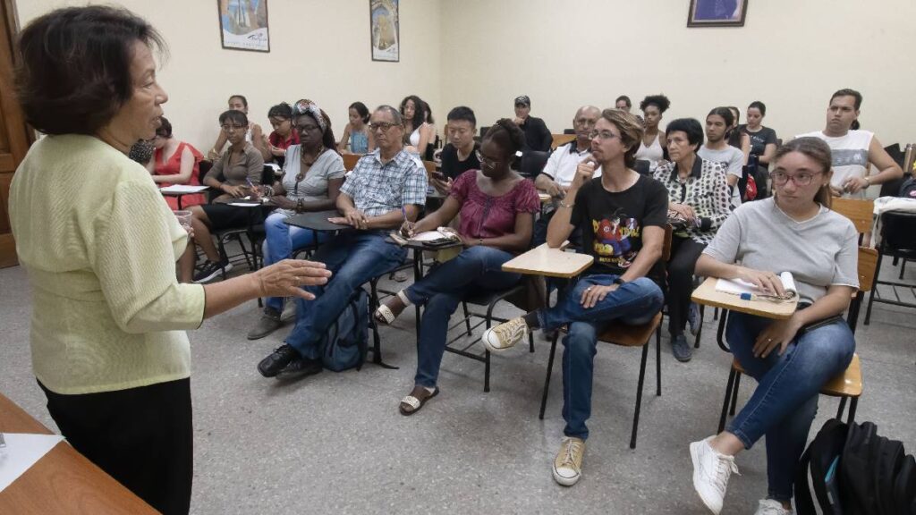 concurso universitarios de doblaje al español