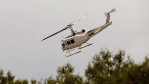 Helicóptero se desploma en Huntington Beach, California; video