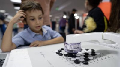Juego go usa robot