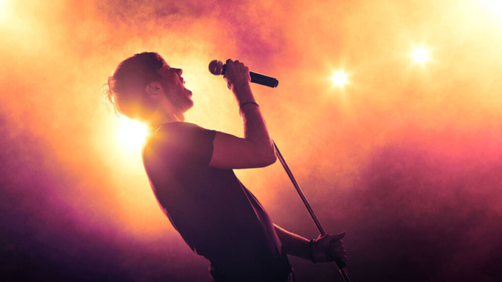 ¿Quién es Luis Máximo, cantante y exparticipante de La Voz México que fue amenazado en plena calle?