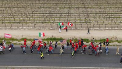 Trump propone autodeportación a migrantes empleados en agricultura y hostelería