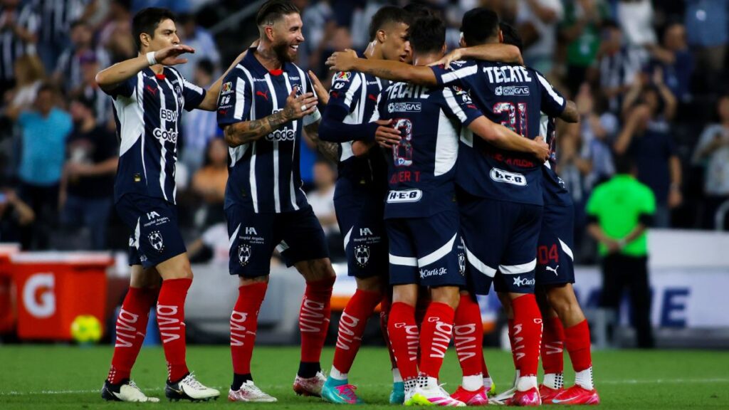 Monterrey rompe mala racha ante Chivas en el Gigante de Acero