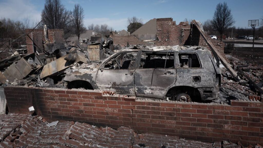 Oklahoma, Estados Unidos: 300 estructuras destruidas