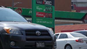 ¿Qué autos gastan menos gasolina en México 2025?