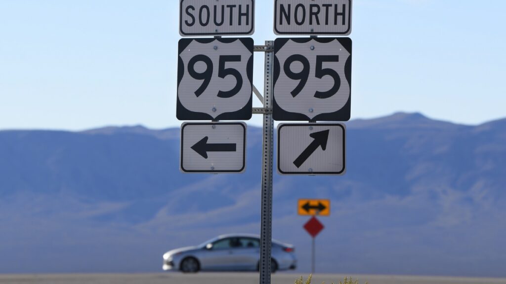 ¿Qué significan los diferentes códigos que hay en las carreteras y para qué sirven?