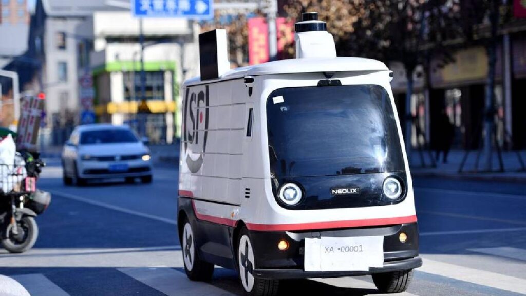 autos autónomos repararten paquetes