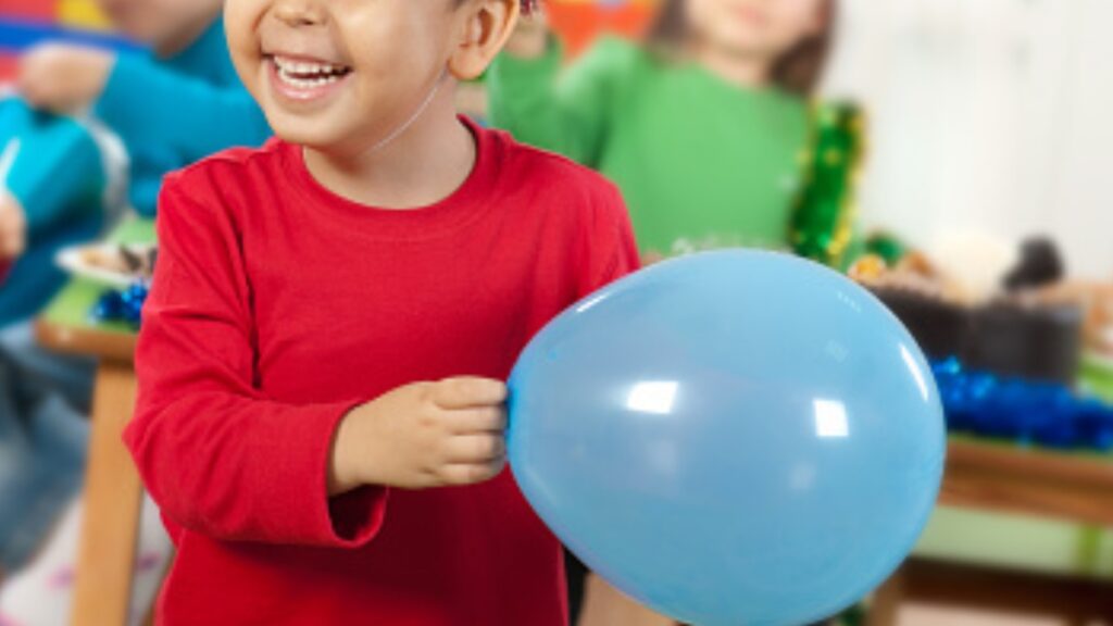 Organizar un evento requiere planificación y presupuesto. Ve cómo elegir un salón de fiestas infantil para festejar el cumpleaños de tu hijo.